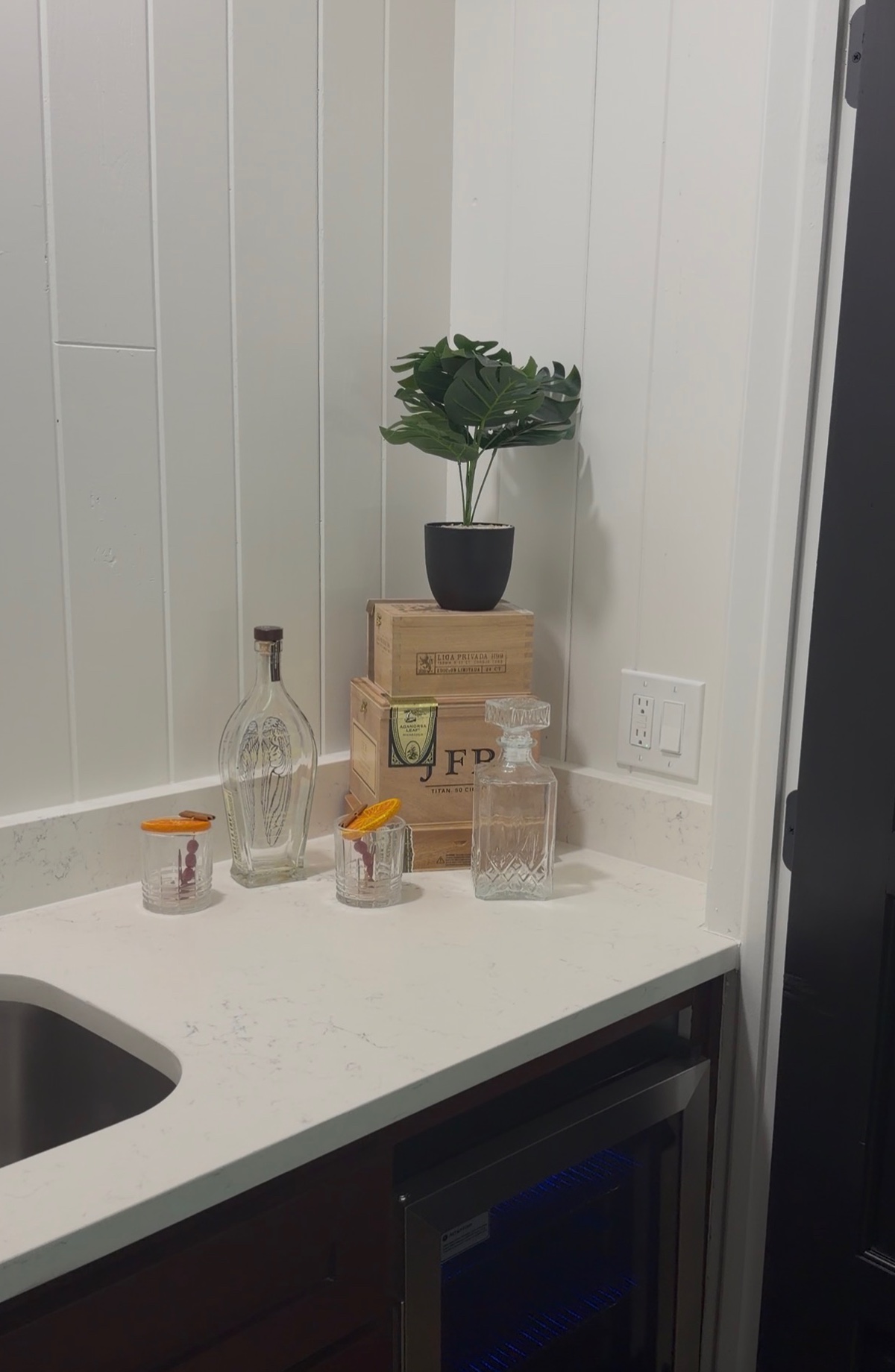 Waterfall edge with protection film